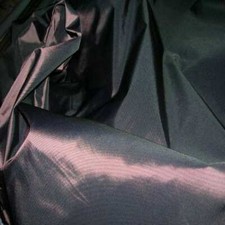 Tissu taffetas changeant rouge noir en 1.45m de large