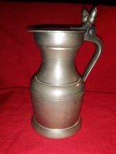 Lot n°81 N°2) Pichet couvert