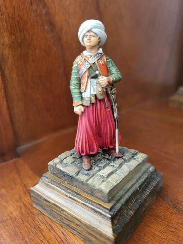 Cimier roustam figurine - le, d