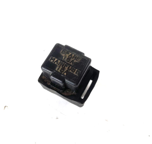 Porte bloc fusible suzuki - porte,