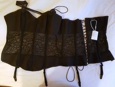 Guêpière 4 jarretelles noire