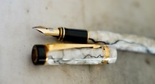 STYLO PLUME PARKER DUOFOLD INTERNATIONAL BLACK & PEARL - PLUME OR MASSIF 18 CTS