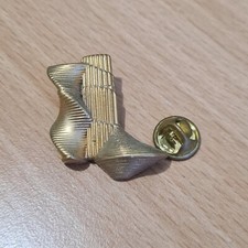 (ZE) PIN'S / Badge - PARFUN