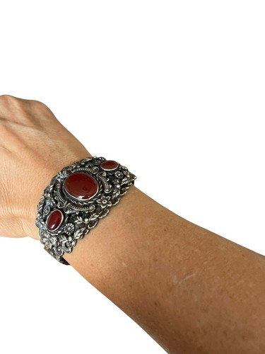 Important bracelet manchette