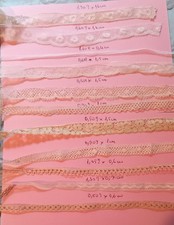 LOT DE FINES DENTELLES