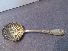 saupoudreuse en argent massif