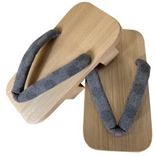 Sabots traditionnels en bois