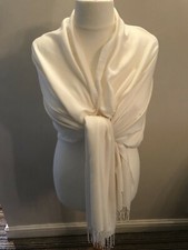 Echarpe étole, châle blanc