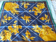 Ancien foulard en soie fleurs
