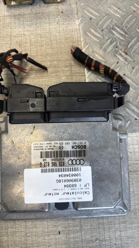 Calculateur moteur audi - calculateur,