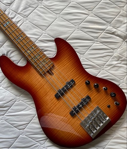 Sire marcus miller - sire, 5st