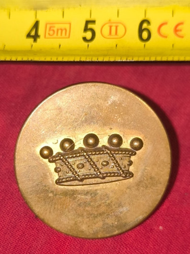 Bouton livrée couronne de - bouton,