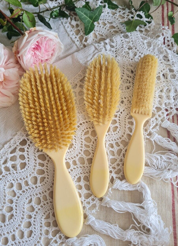 Anciennes brosses cheveux - brosses,