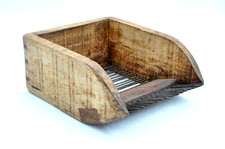 Ancien outil de cueillette peigne à myrtilles ou airelles art populaire Savoie 2