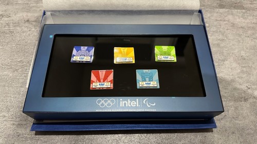 Pin intel paris - pin's,
