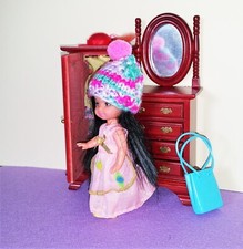 KELLY de Barbie & Meubles bois et Accessoires  3 DOLLS  Maison de poupée MATTEL