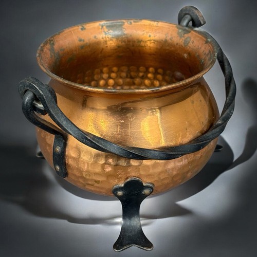Petit chaudron ancien - , en
