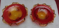 rare magnifique ancienne 2 grande coupe rouge jaune sur pied en verre baccarat ?