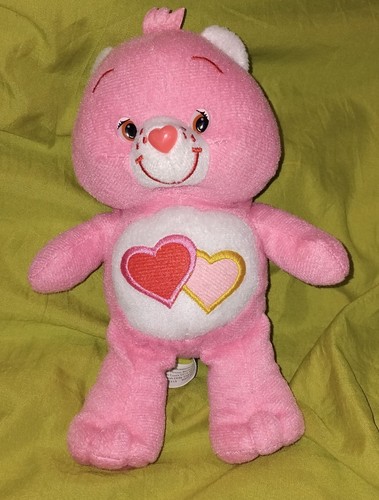 Peluche bisounours avec coeurs