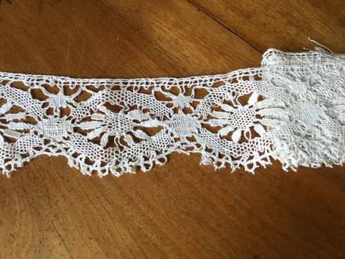 Tres large dentelle fuseau - large,