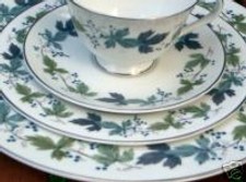 ROYAL DOULTON CHINA BURGUNDY 4