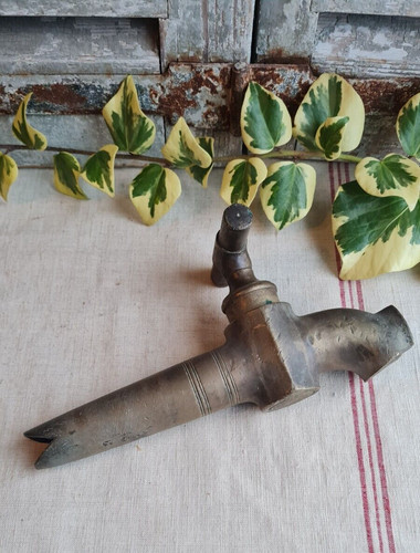 Ancien gros robinet bronze - ancien,