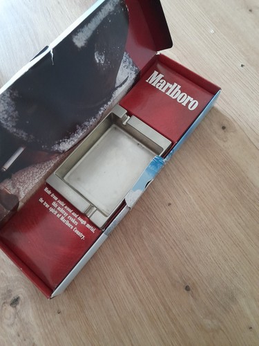 Cendrier marlboro - cendrier,