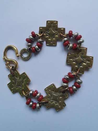 Bracelet doré avec - , perles