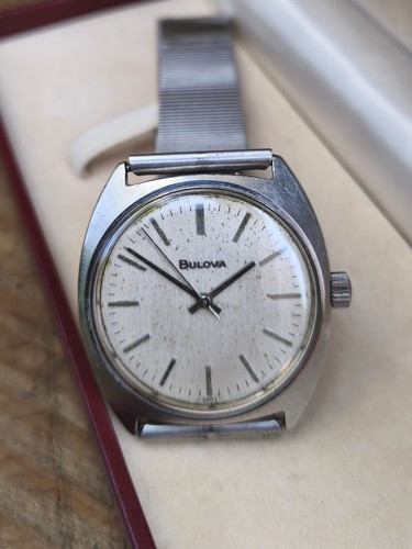 Montre bulova vintage calibre