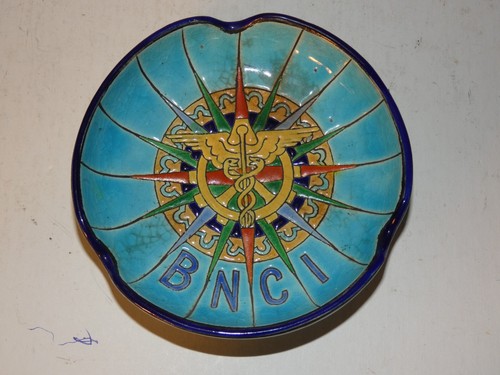Ancien cendrier vide - ancien,