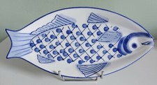 PLAT ZOOMORPHE POISSON n°2 GENEVIEVE LETHU L31 PORCELAINE BLANC BLEU style ASIE