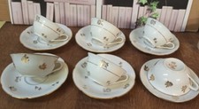 6 Tasses En Porcelaine (4 De