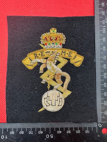 Insigne blazer brodé or - brodé,