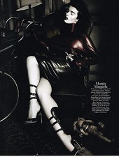 PUBLICITE ADVERTISING   2010   MARTIN MARGIELA  haute couture  body &  jupe cuir