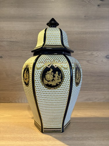 Grand vase couvert - , en