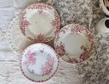 3 assiettes plates antiques dépareillées terre de fer rouge