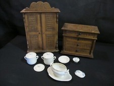 Meubles de Poupée + vaisselle