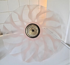 Suspension plafonnier vintage rose poudré.