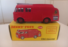 DINKY TOYS FIRE ENGINE