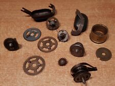 LOT PIÈCES HORLOGERIE PENDULES divers engrenages roues ressort lot n°58