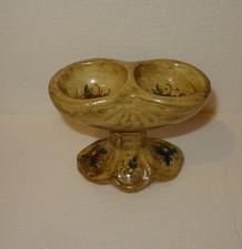 SALIERE. POIVRIERE SIGNEE EN DESSOUS D. FRILLILI GUALDO T. , SOUVENIR ITALIE ?