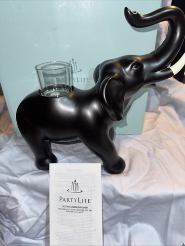 Party lite trumpeting - party, "trumpeting