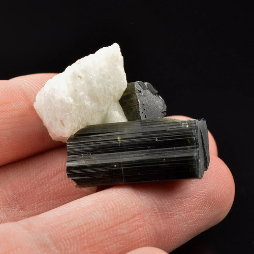 Tourmaline cleavelandite - tourmaline,
