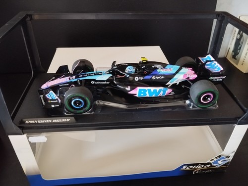 Alpine team a524 - 1/18,