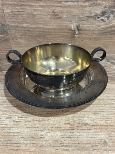 Ancienne tasse sous - ancienne,