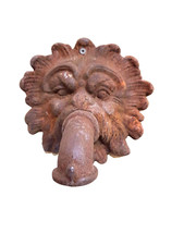 tête de lion avec robinet en fonte pour fontaine ou pour un bassin 