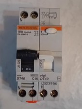 Disjoncteur Merlin Gerin DT40 C16 2P 21025 et vigi 300mA 21451