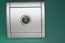 LEGRAND SAGANE Prise TV 84370