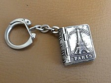 Ancien porte clé métal Boite