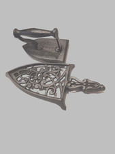 Fer à repasser ancien : petit